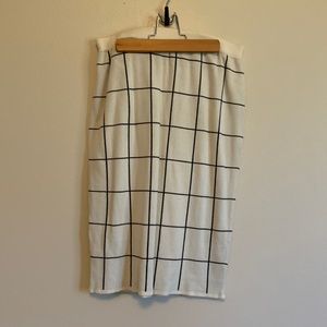 Black and White Sweater Material Business Casual Skirt